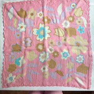 Retro Daisy 60’s Neck Scarf Pink Scalloped Edges